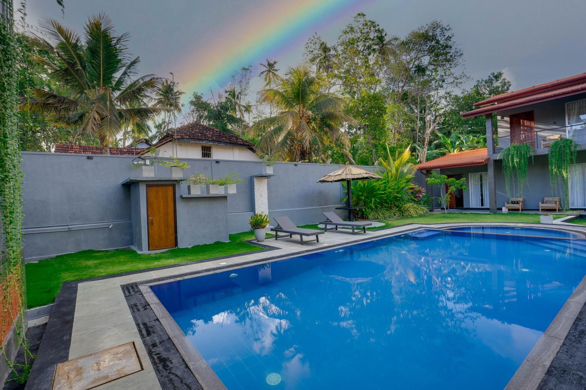 Hasthri Boutique Red Chalet In Ahangama With Pool Near Beach Exterior photo