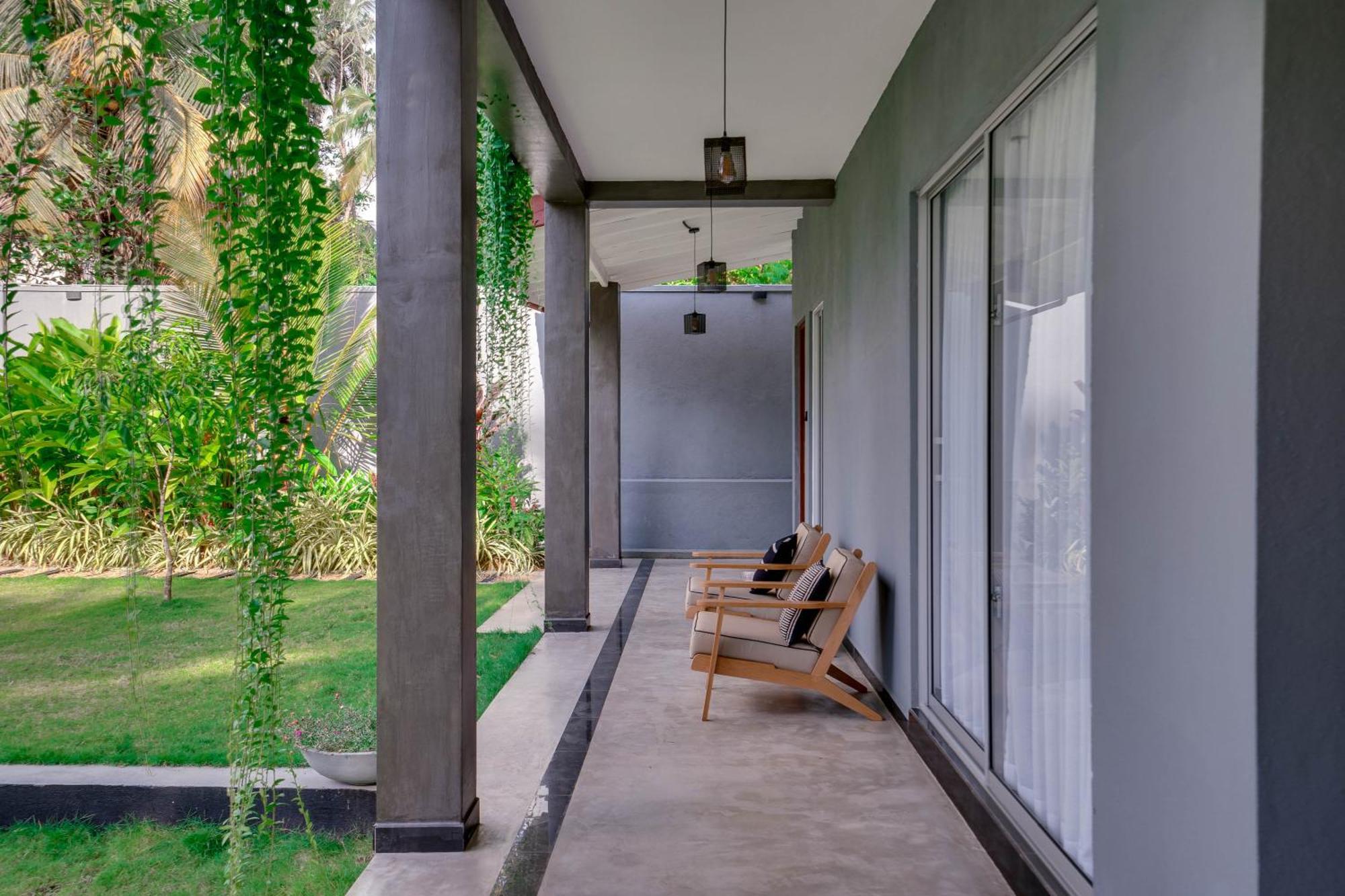 Hasthri Boutique Red Chalet In Ahangama With Pool Near Beach Exterior photo