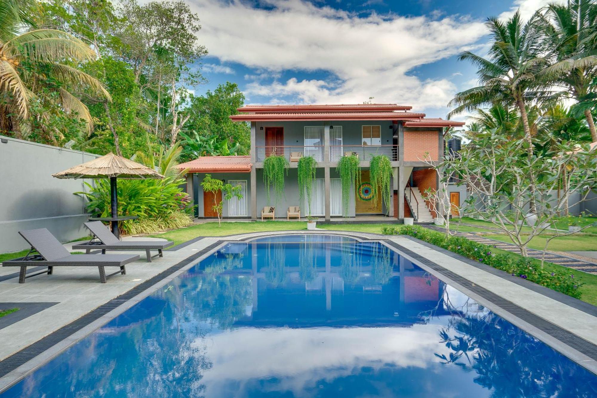 Hasthri Boutique Red Chalet In Ahangama With Pool Near Beach Exterior photo