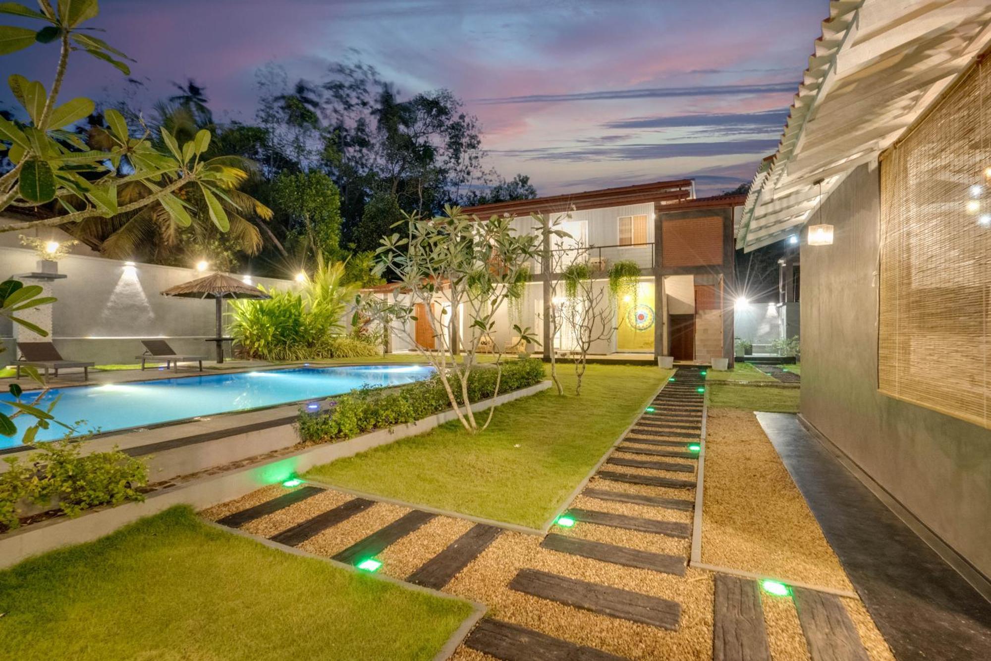 Hasthri Boutique Red Chalet In Ahangama With Pool Near Beach Exterior photo