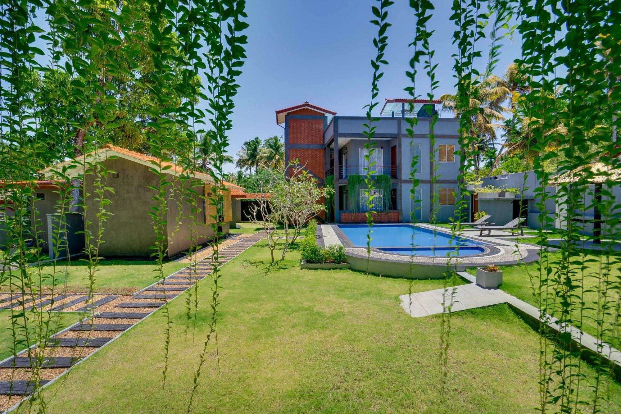 Hasthri Boutique Red Chalet In Ahangama With Pool Near Beach Exterior photo