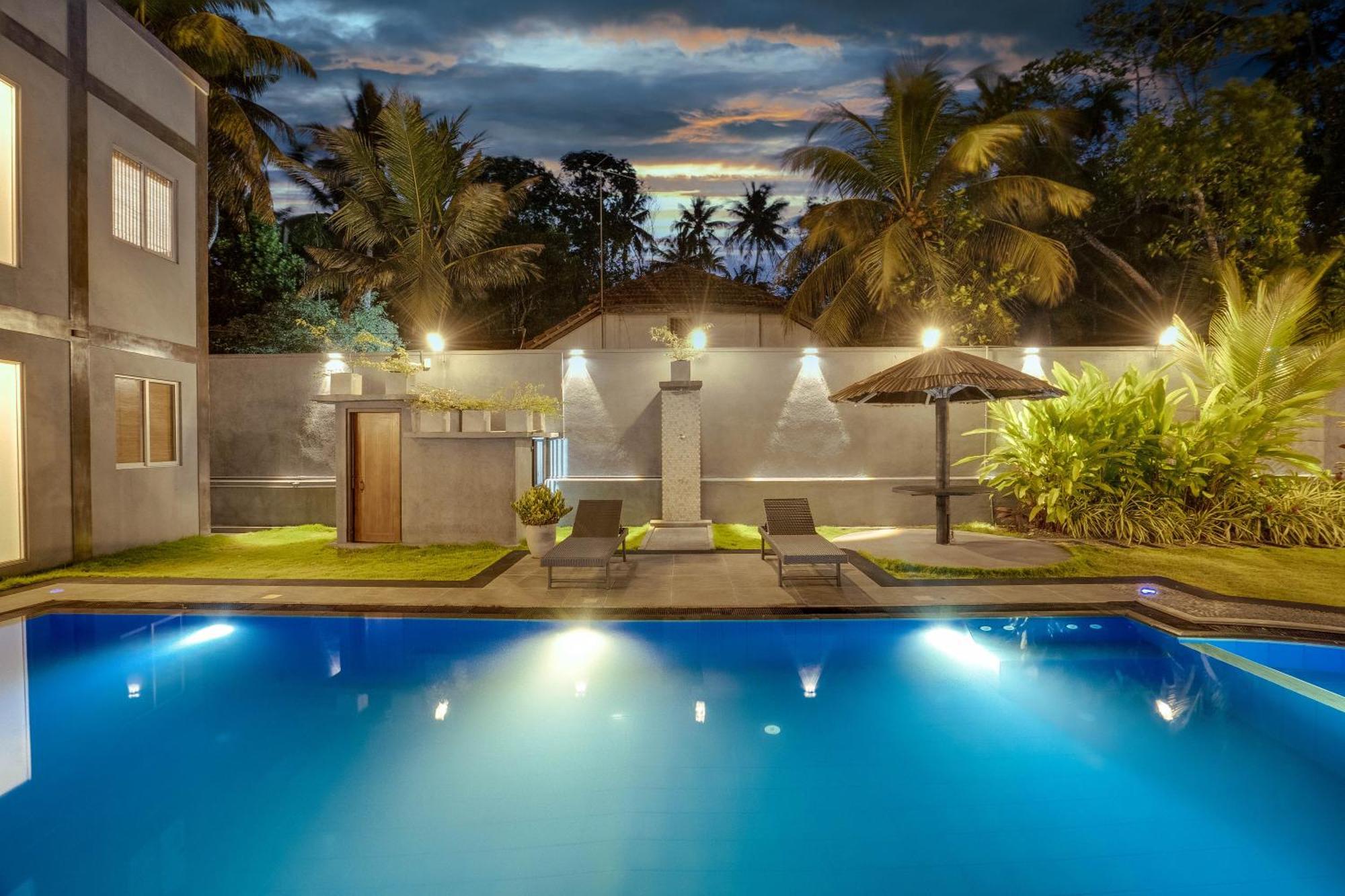 Hasthri Boutique Red Chalet In Ahangama With Pool Near Beach Exterior photo